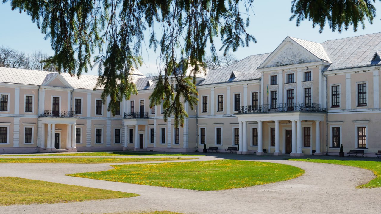 35. ЗАМКИ ТЕРНОПІЛЛЯ